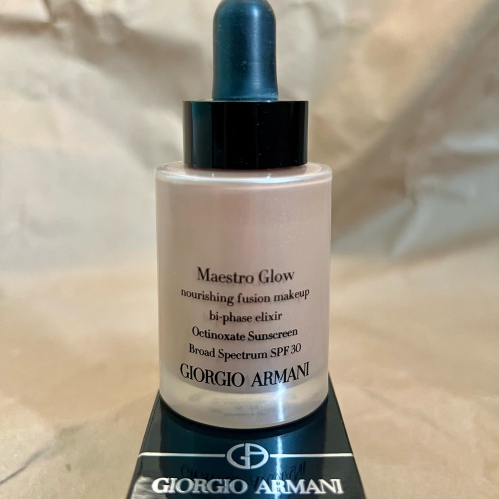 Giorgio Armani Maestro Glow NIB